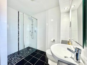 Photo 18- click for photo gallery